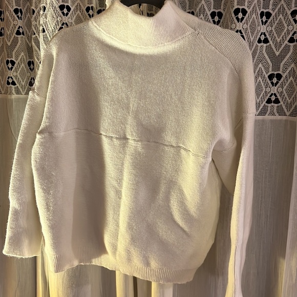 Vintage Mock neck Knit white sweater size S - Picture 3 of 3